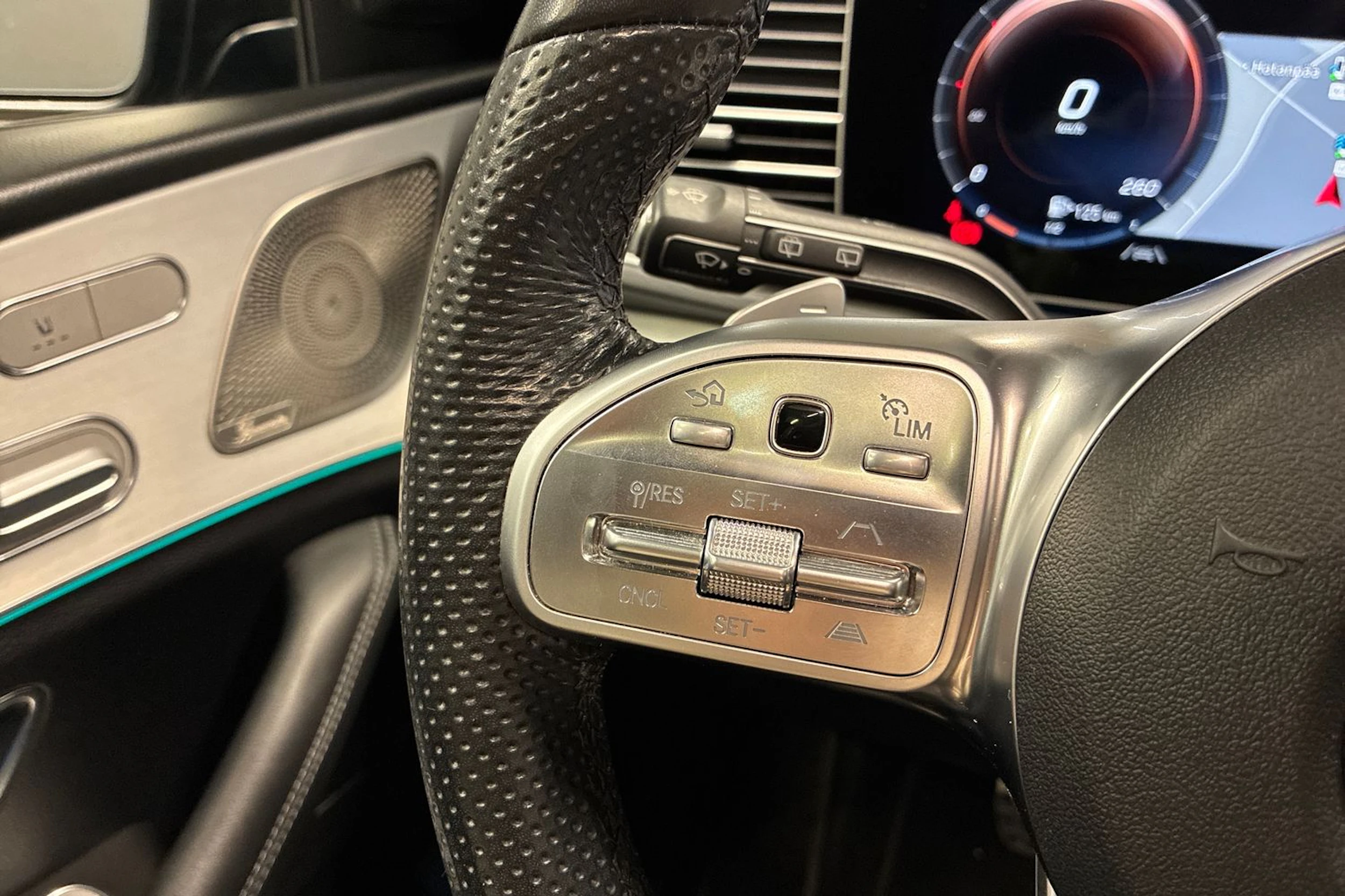 sininen Mercedes-Benz GLE 2022 kuva 14.