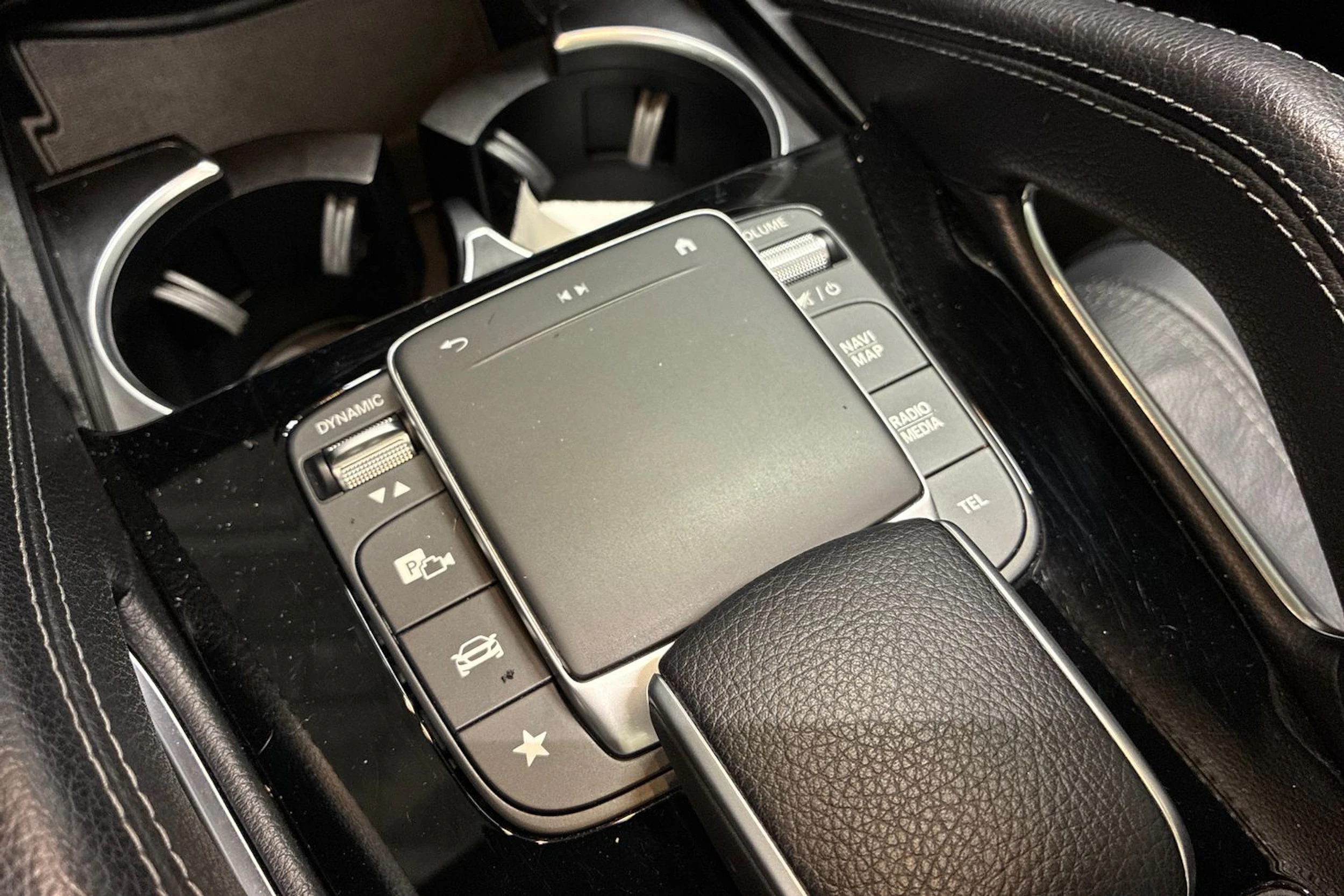 sininen Mercedes-Benz GLE 2022 kuva 21.
