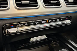 sininen Mercedes-Benz GLE 2022 kuva 22.