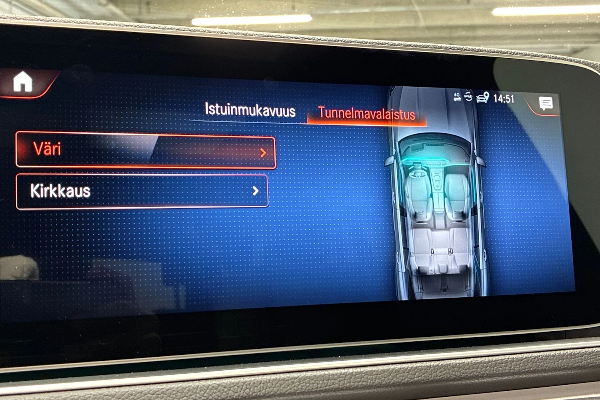 sininen Mercedes-Benz GLE 2022 kuva 27.