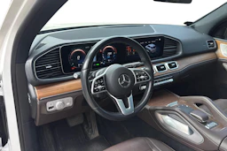 valkoinen Mercedes-Benz GLE 2022 kuva 3.