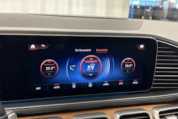 valkoinen Mercedes-Benz GLE 2022 kuva 26.