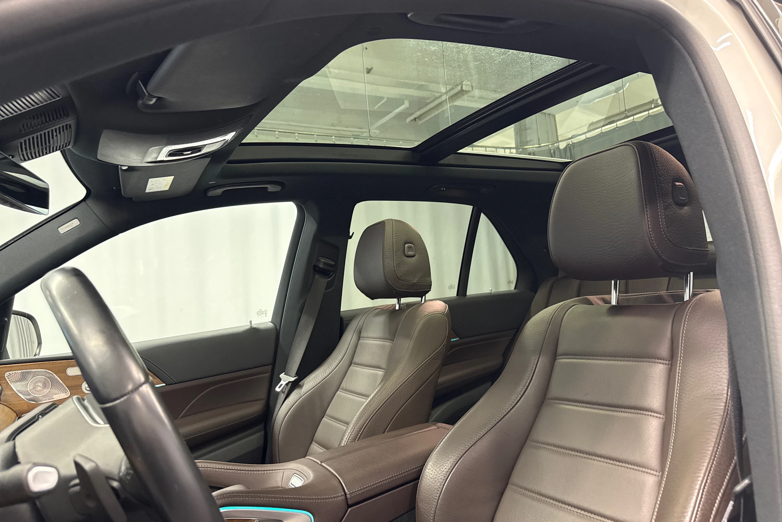 valkoinen Mercedes-Benz GLE 2022 kuva 32.