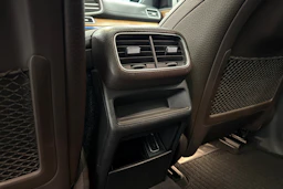 valkoinen Mercedes-Benz GLE 2022 kuva 33.
