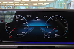 Vihreä Mercedes-Benz GLE 2022 kuva 15.