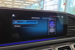 Vihreä Mercedes-Benz GLE 2022 kuva 17.