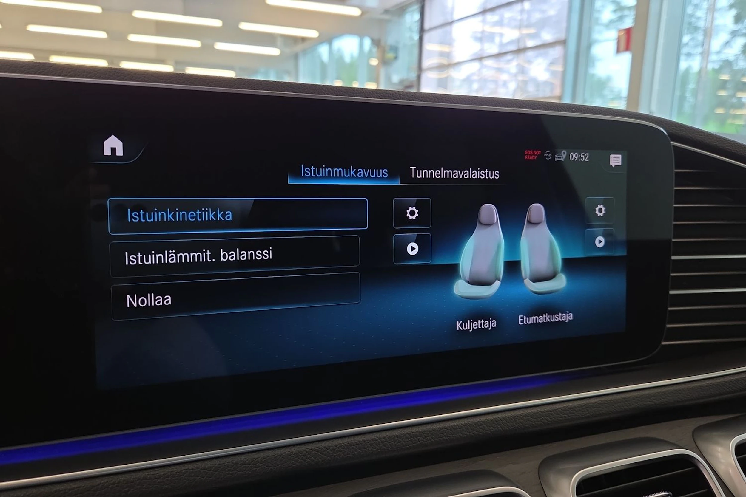 Vihreä Mercedes-Benz GLE 2022 kuva 18.