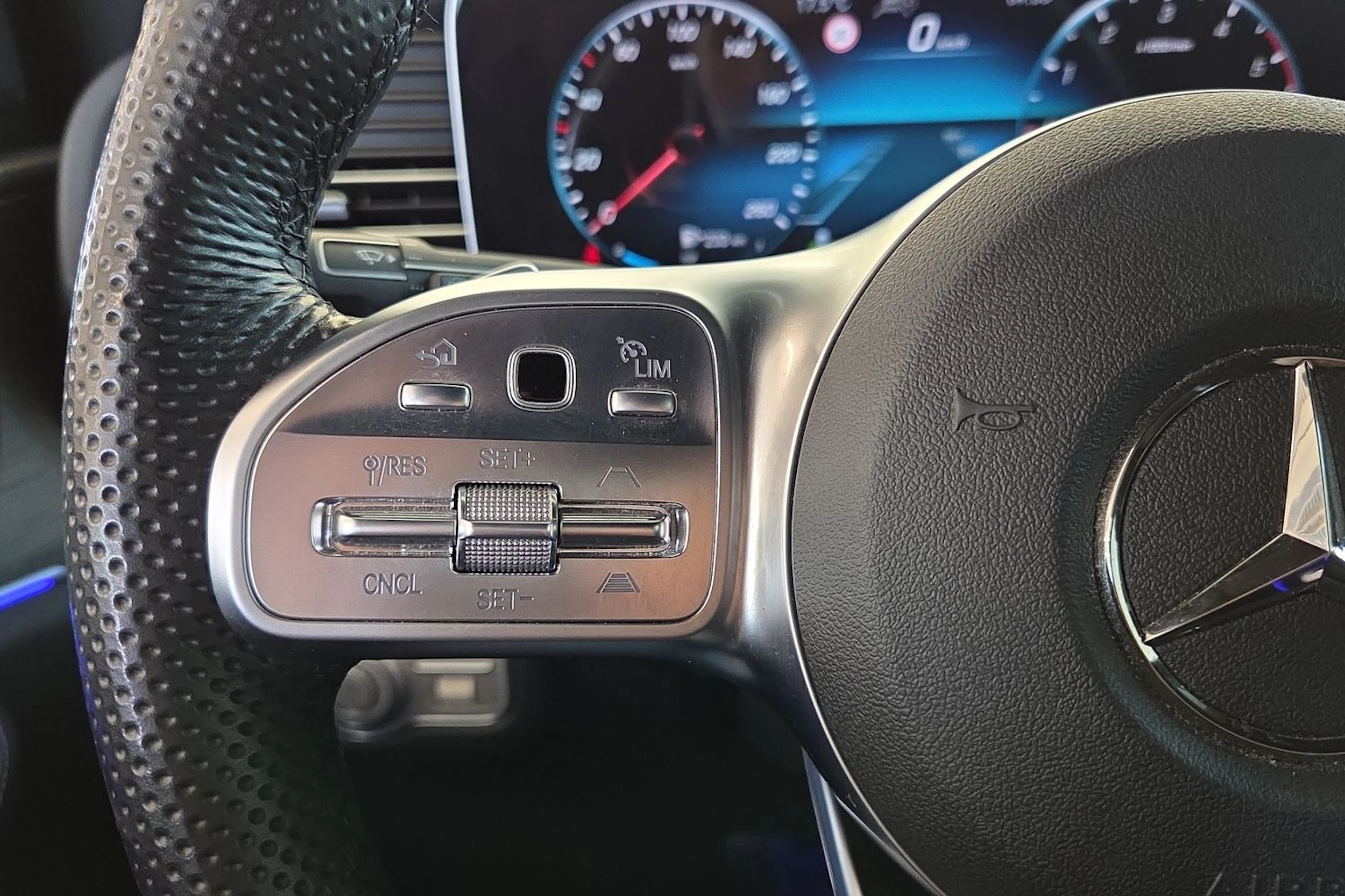 Vihreä Mercedes-Benz GLE 2022 kuva 23.