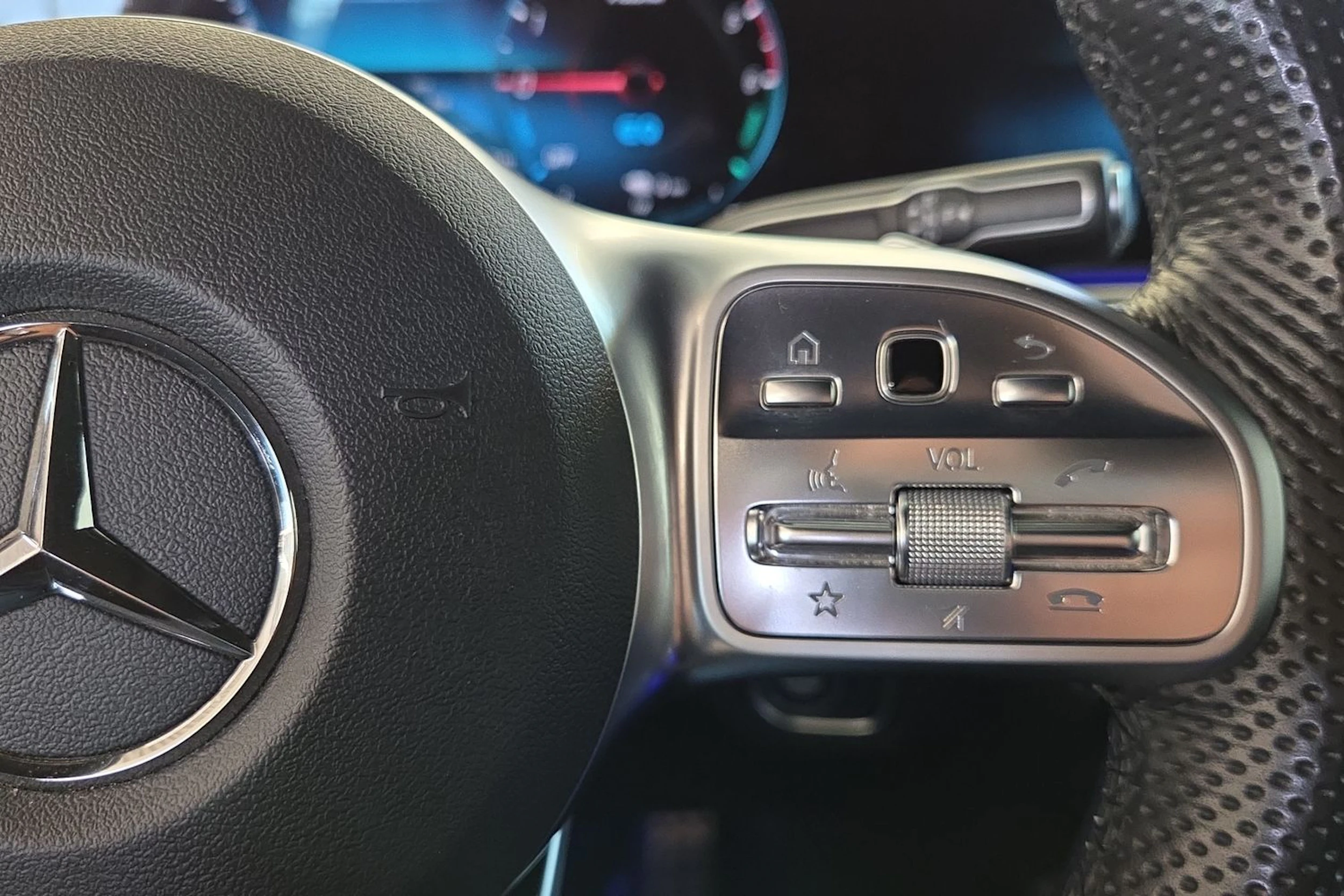 Vihreä Mercedes-Benz GLE 2022 kuva 24.