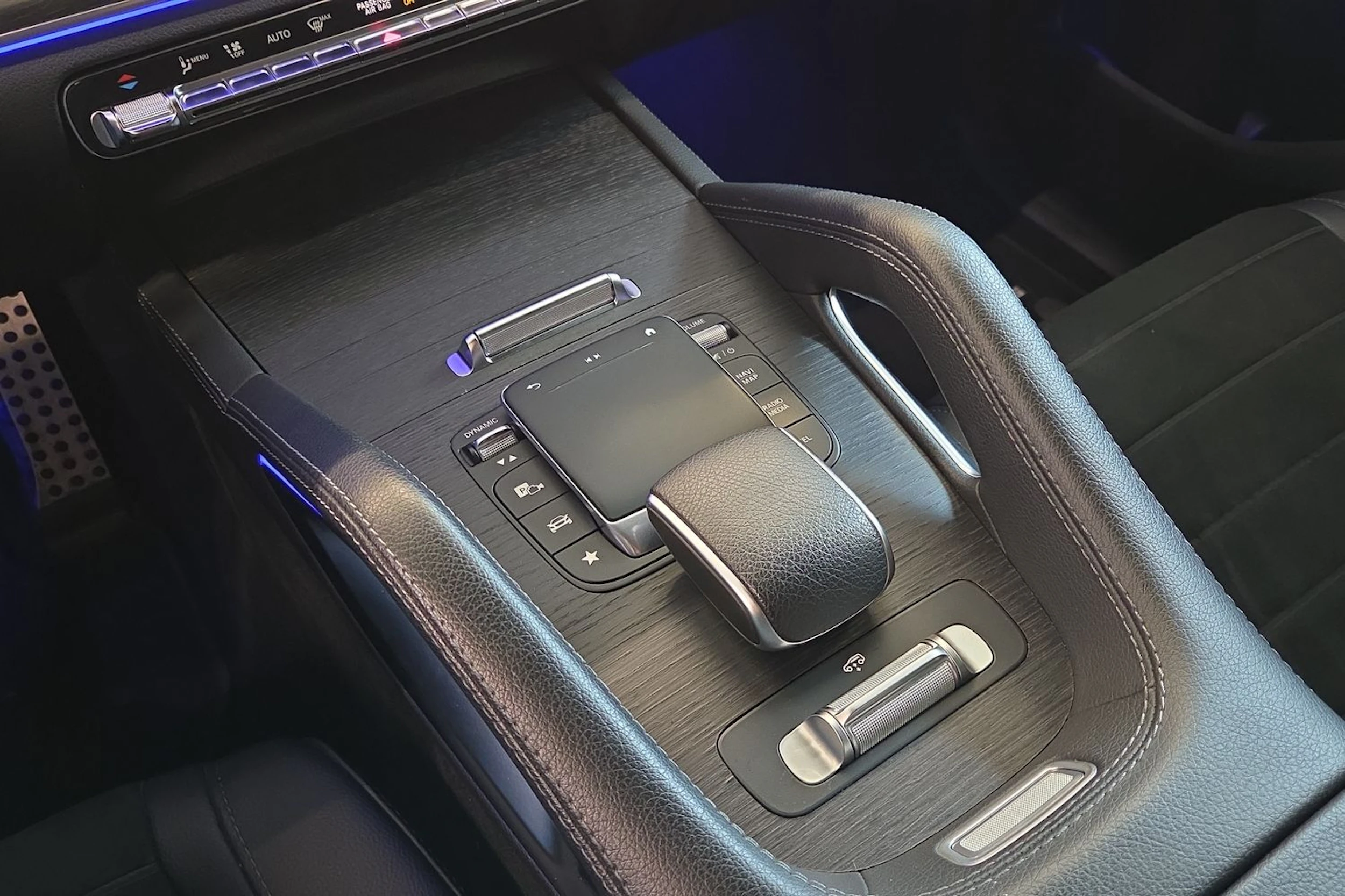 Vihreä Mercedes-Benz GLE 2022 kuva 25.