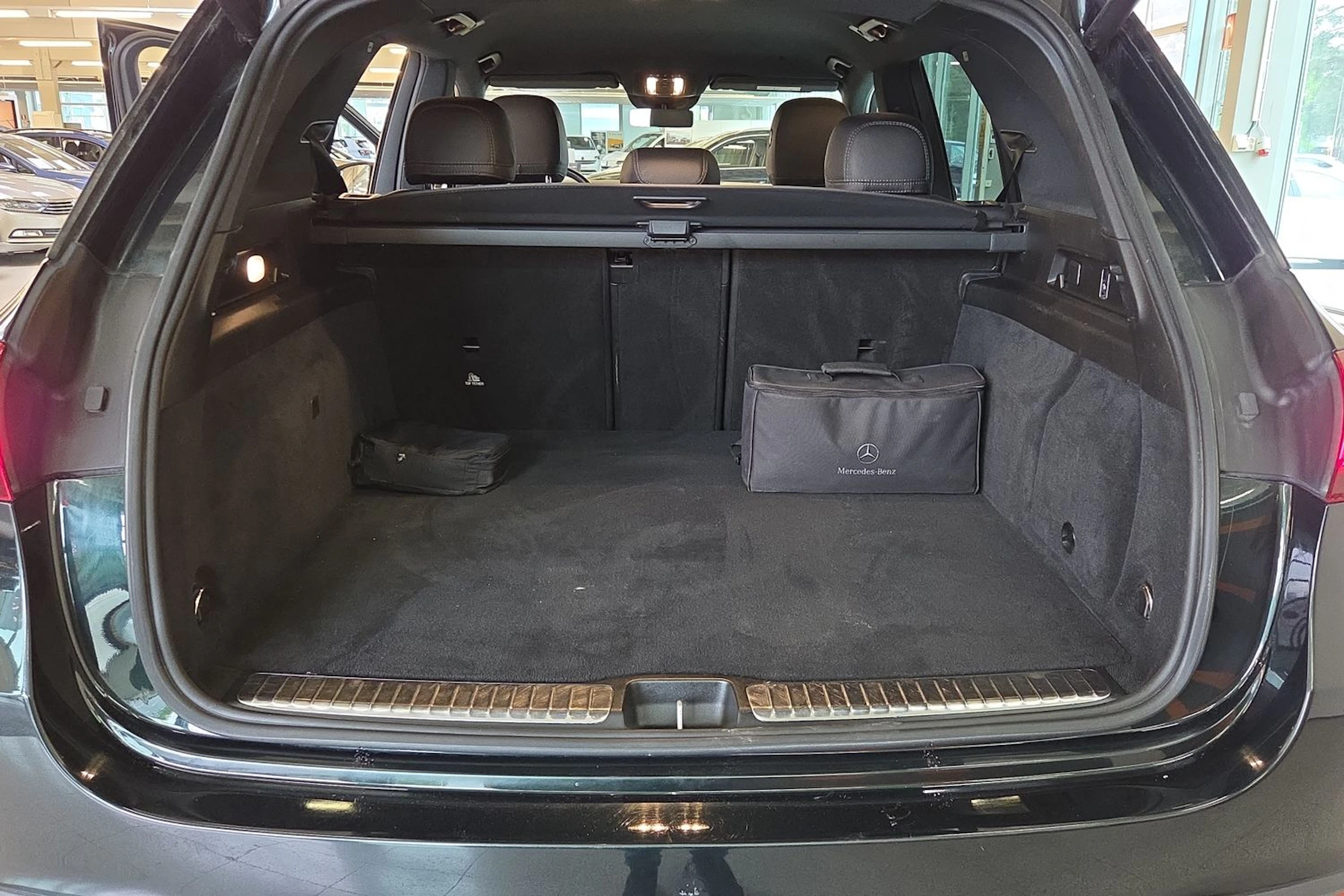 Vihreä Mercedes-Benz GLE 2022 kuva 29.
