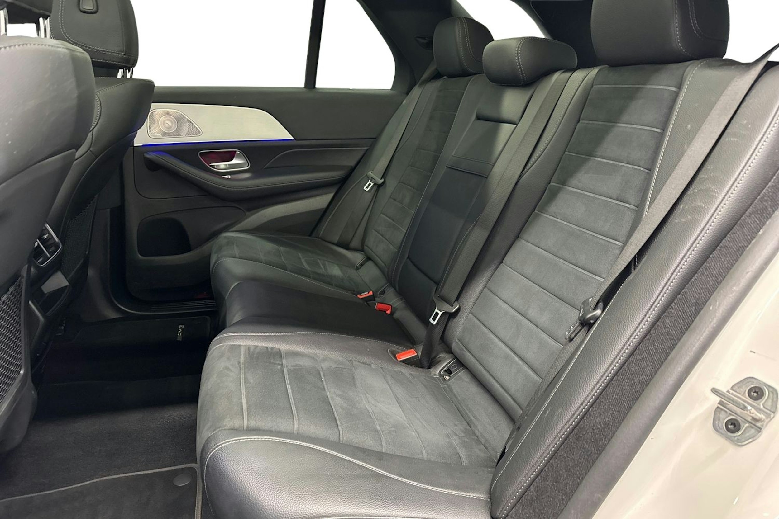 valkoinen Mercedes-Benz GLE 2022 kuva 10.