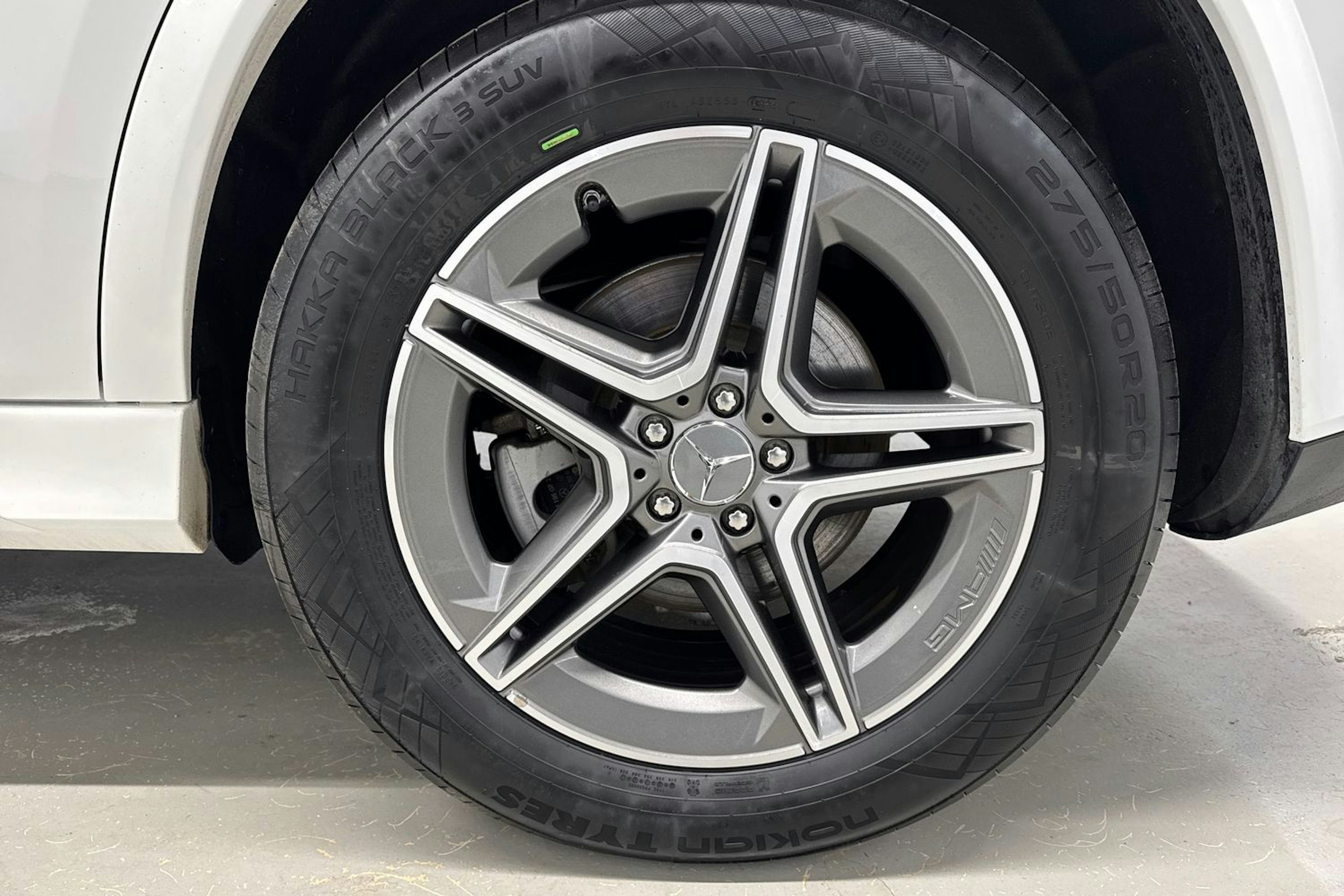 valkoinen Mercedes-Benz GLE 2022 kuva 13.