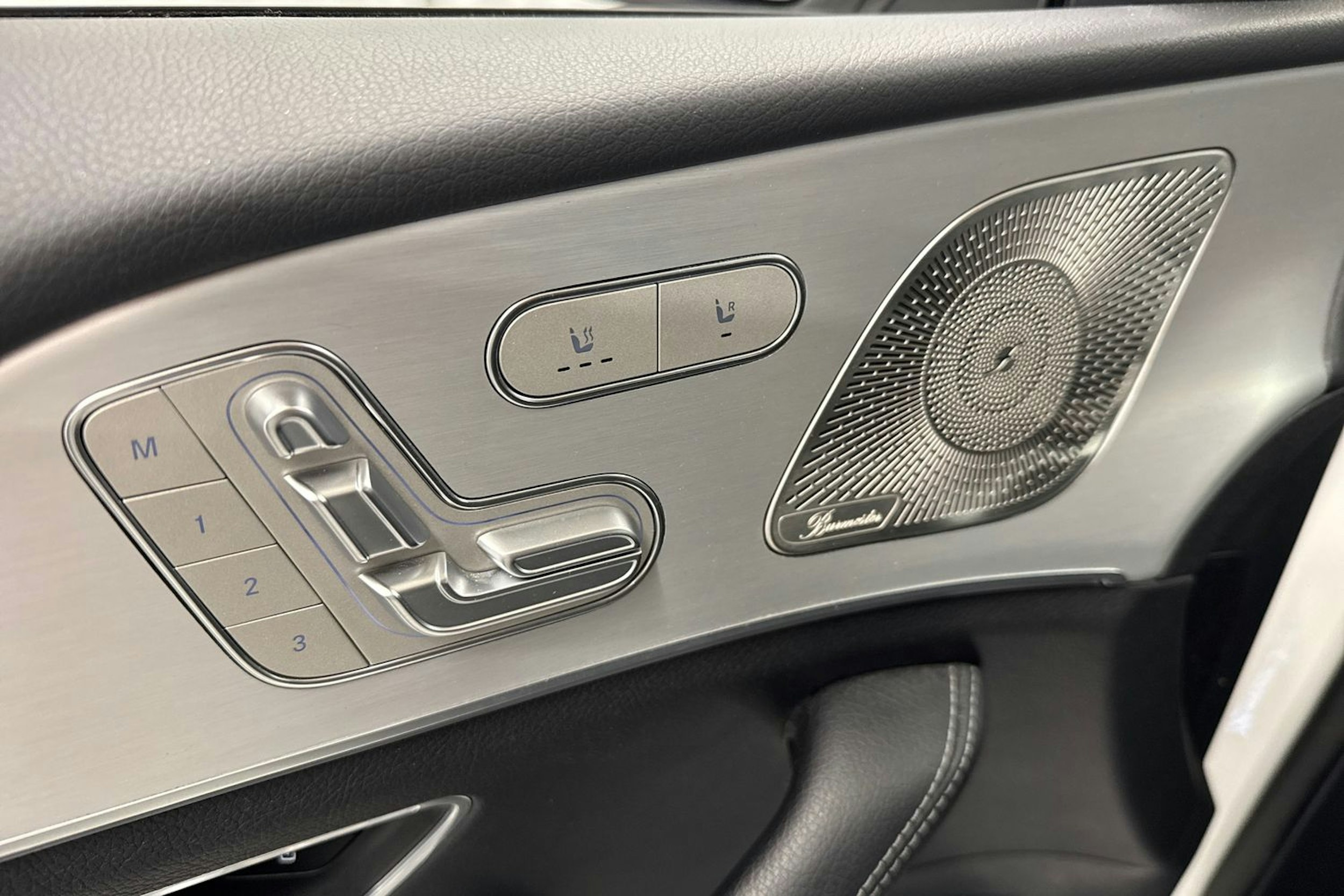 valkoinen Mercedes-Benz GLE 2022 kuva 14.
