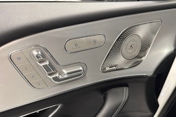 valkoinen Mercedes-Benz GLE 2022 kuva 14.