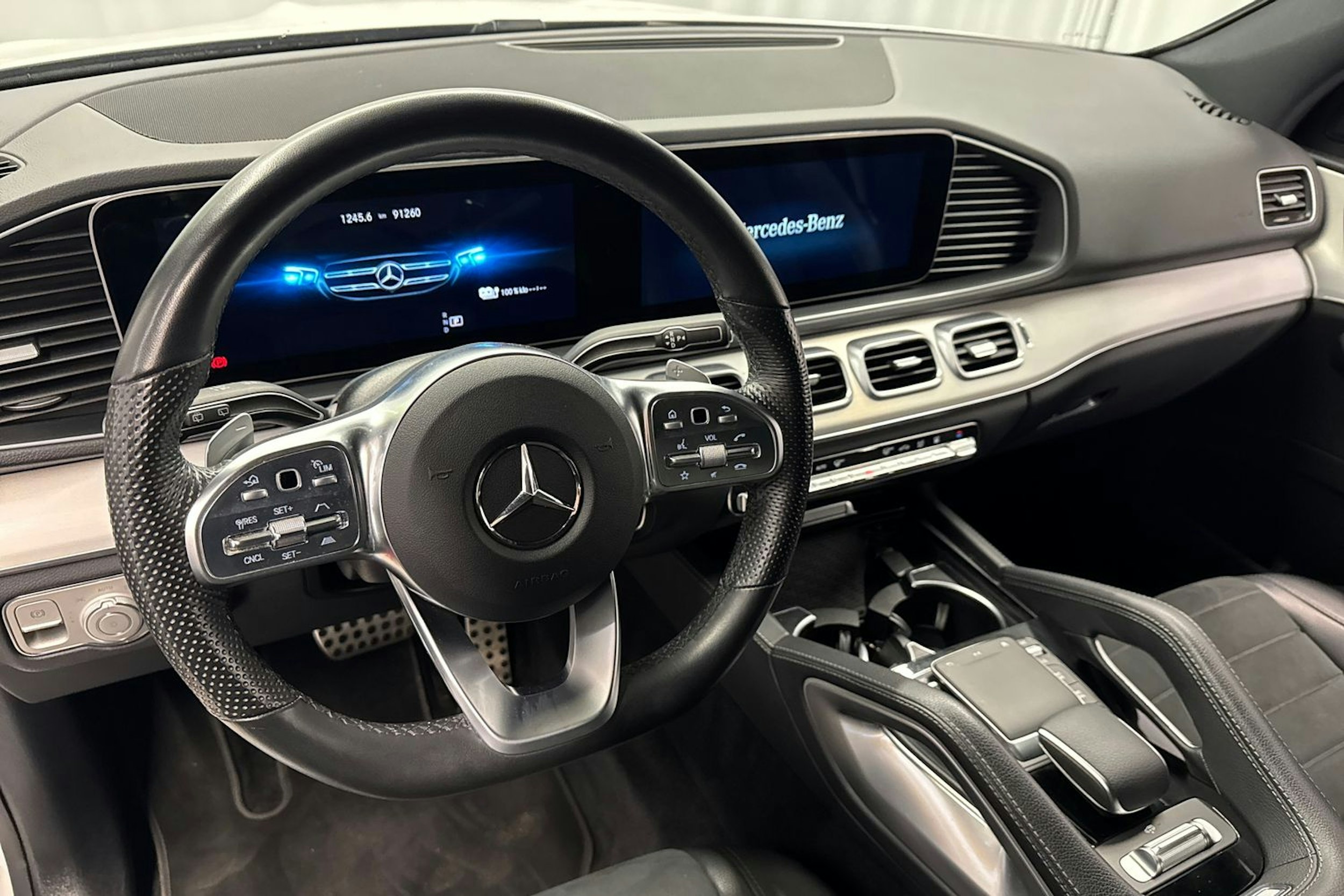 valkoinen Mercedes-Benz GLE 2022 kuva 15.