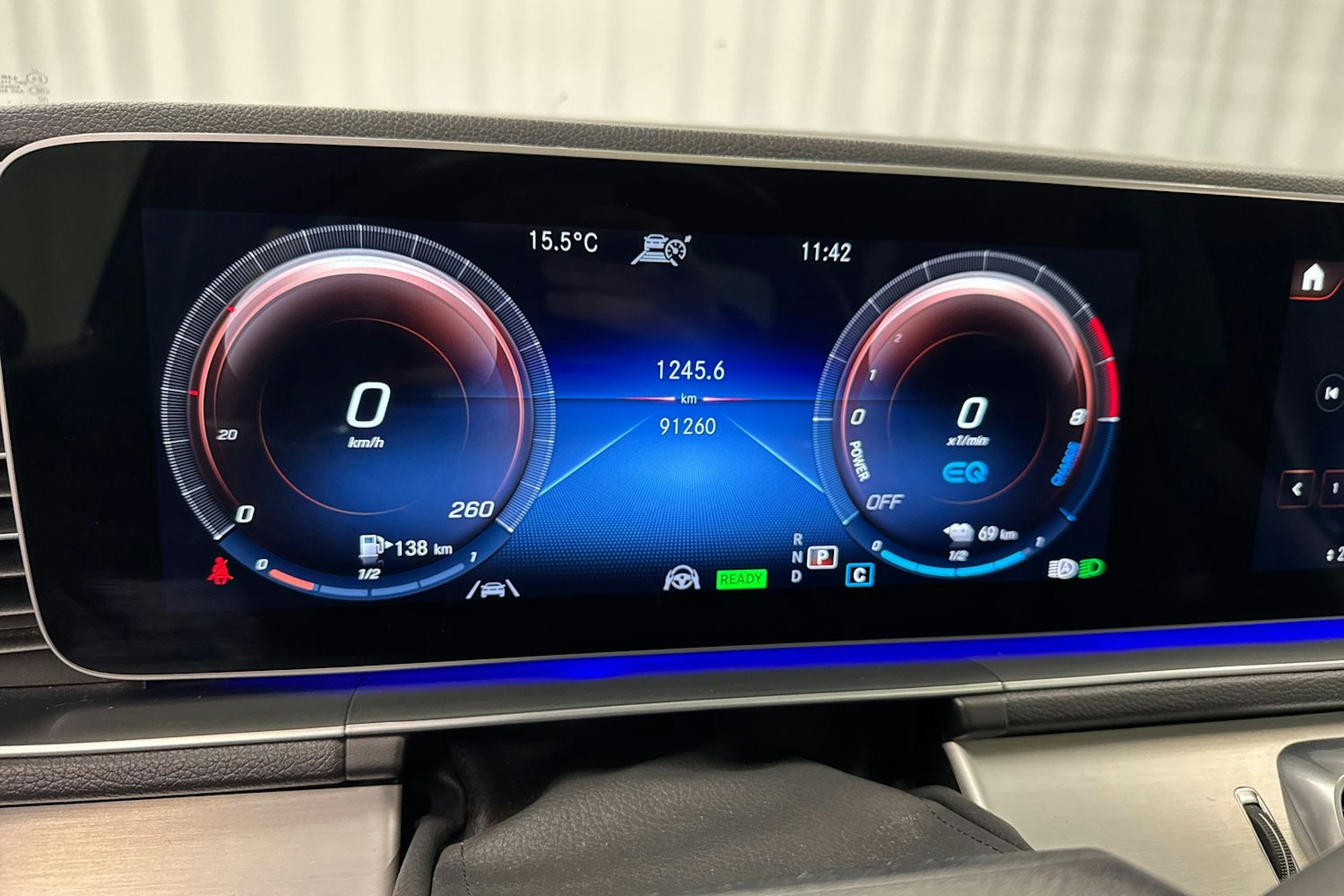 valkoinen Mercedes-Benz GLE 2022 kuva 20.
