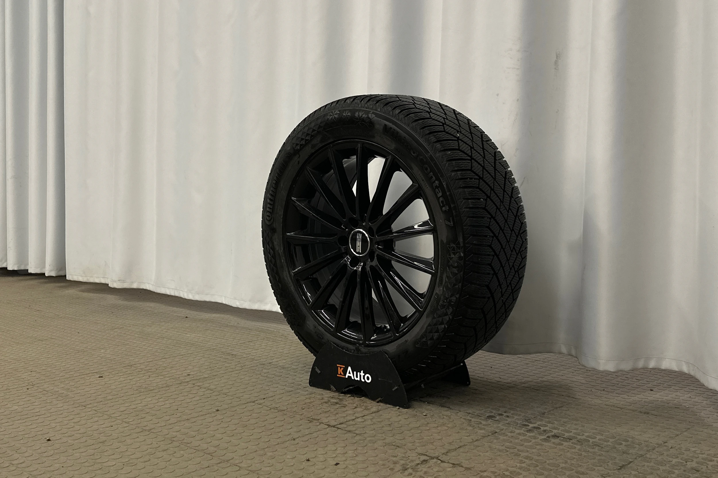 harmaa Mercedes-Benz GLE 2022 kuva 13.