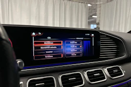 harmaa Mercedes-Benz GLE 2022 kuva 21.