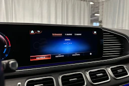 harmaa Mercedes-Benz GLE 2022 kuva 25.