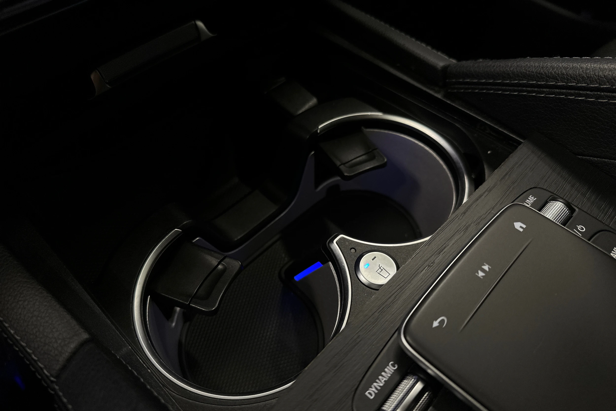 harmaa Mercedes-Benz GLE 2022 kuva 27.