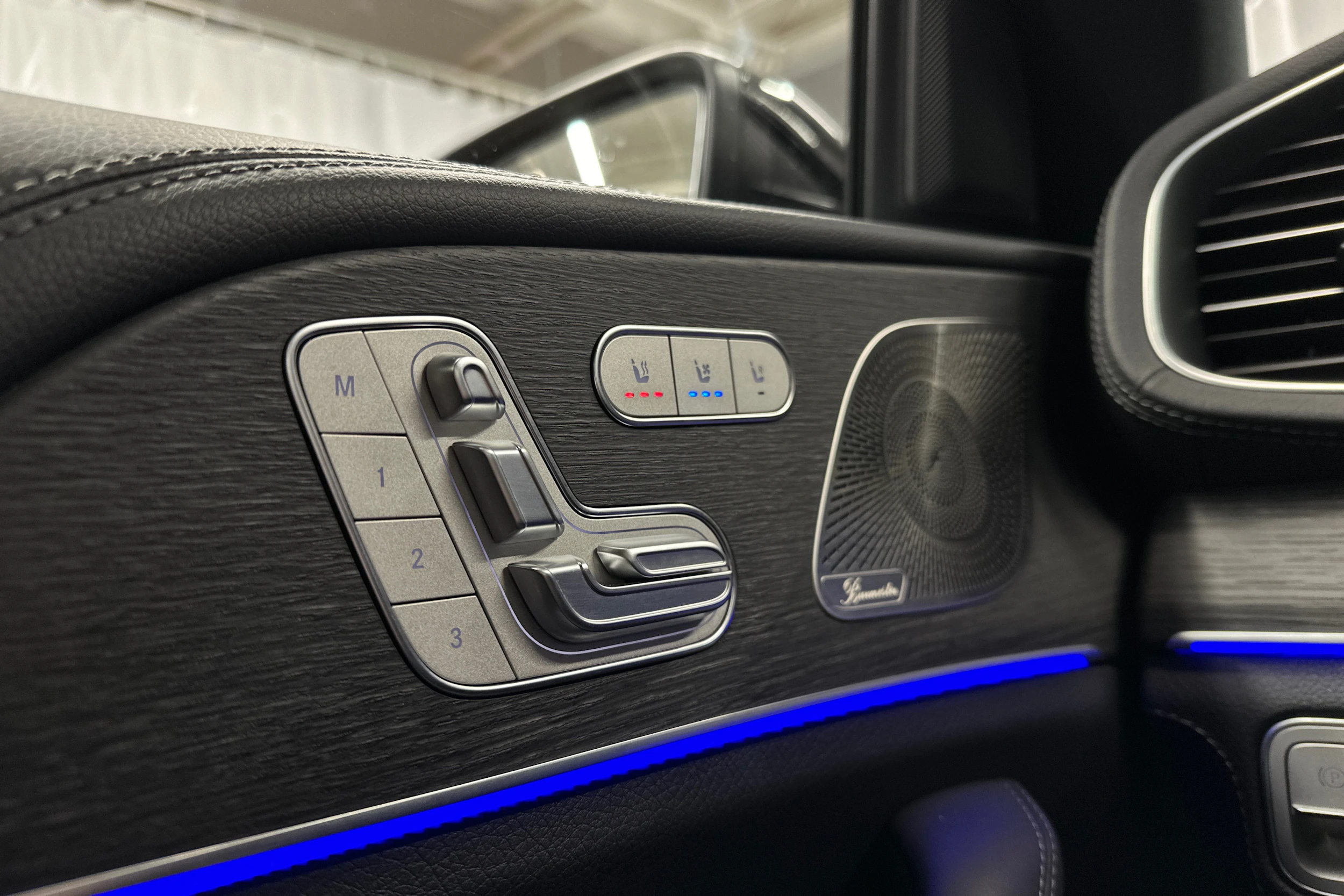 harmaa Mercedes-Benz GLE 2022 kuva 29.