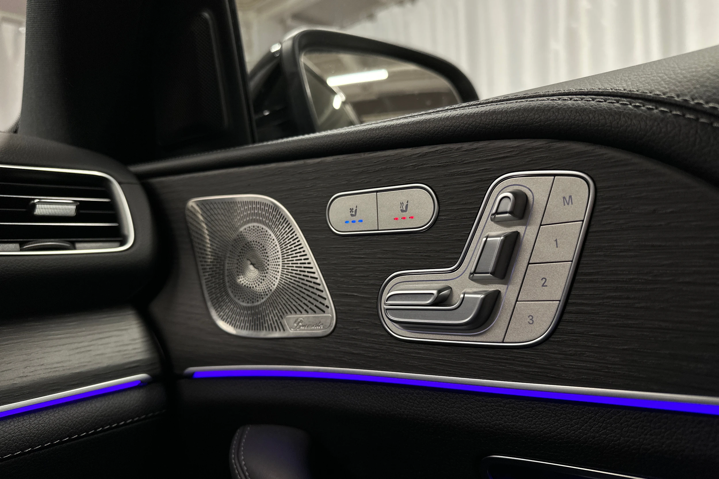 harmaa Mercedes-Benz GLE 2022 kuva 30.