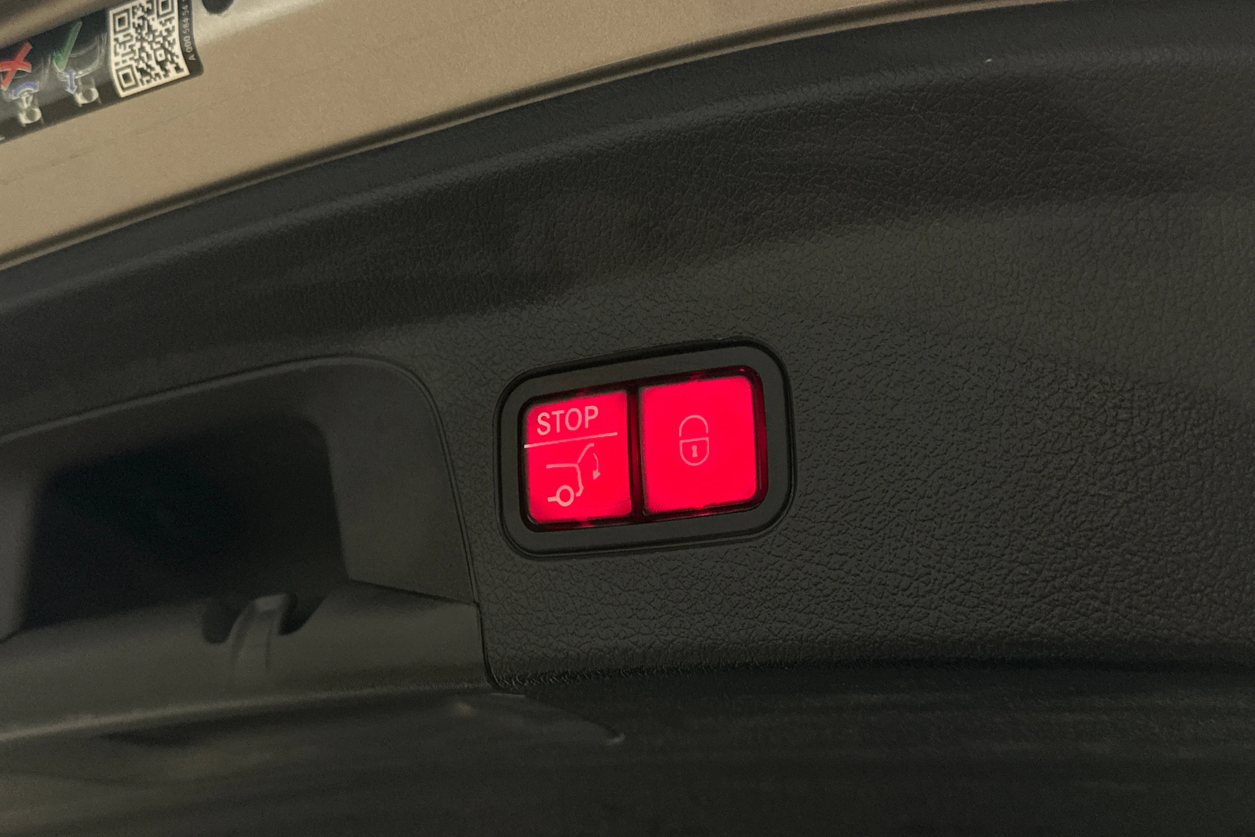 harmaa Mercedes-Benz GLE 2022 kuva 36.