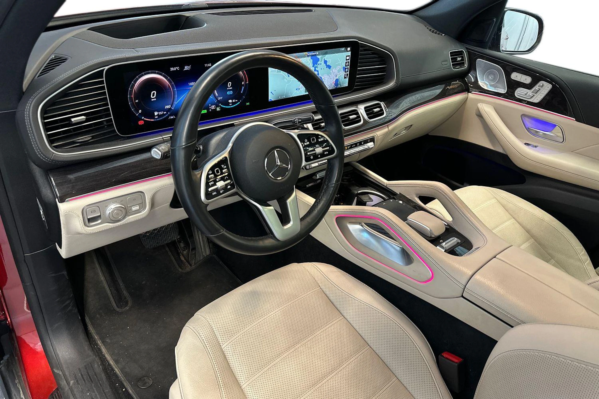 punainen Mercedes-Benz GLE 2022 kuva 3.