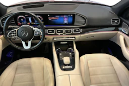 punainen Mercedes-Benz GLE 2022 kuva 9.