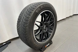 punainen Mercedes-Benz GLE 2022 kuva 13.