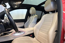 punainen Mercedes-Benz GLE 2022 kuva 15.