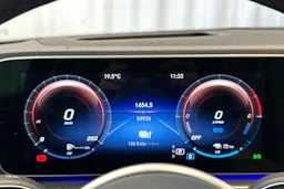 punainen Mercedes-Benz GLE 2022 kuva 17.