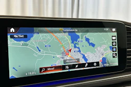 punainen Mercedes-Benz GLE 2022 kuva 21.