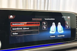 punainen Mercedes-Benz GLE 2022 kuva 22.