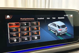 punainen Mercedes-Benz GLE 2022 kuva 23.