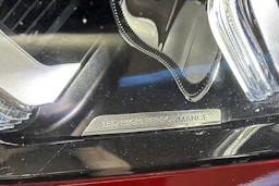 punainen Mercedes-Benz GLE 2022 kuva 29.