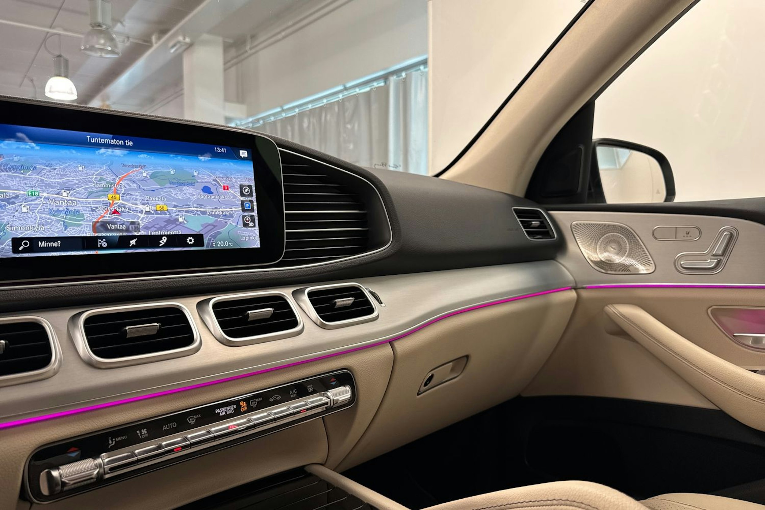 musta Mercedes-Benz GLE 2022 kuva 32.
