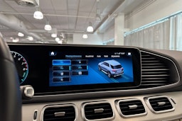 musta Mercedes-Benz GLE 2022 kuva 35.
