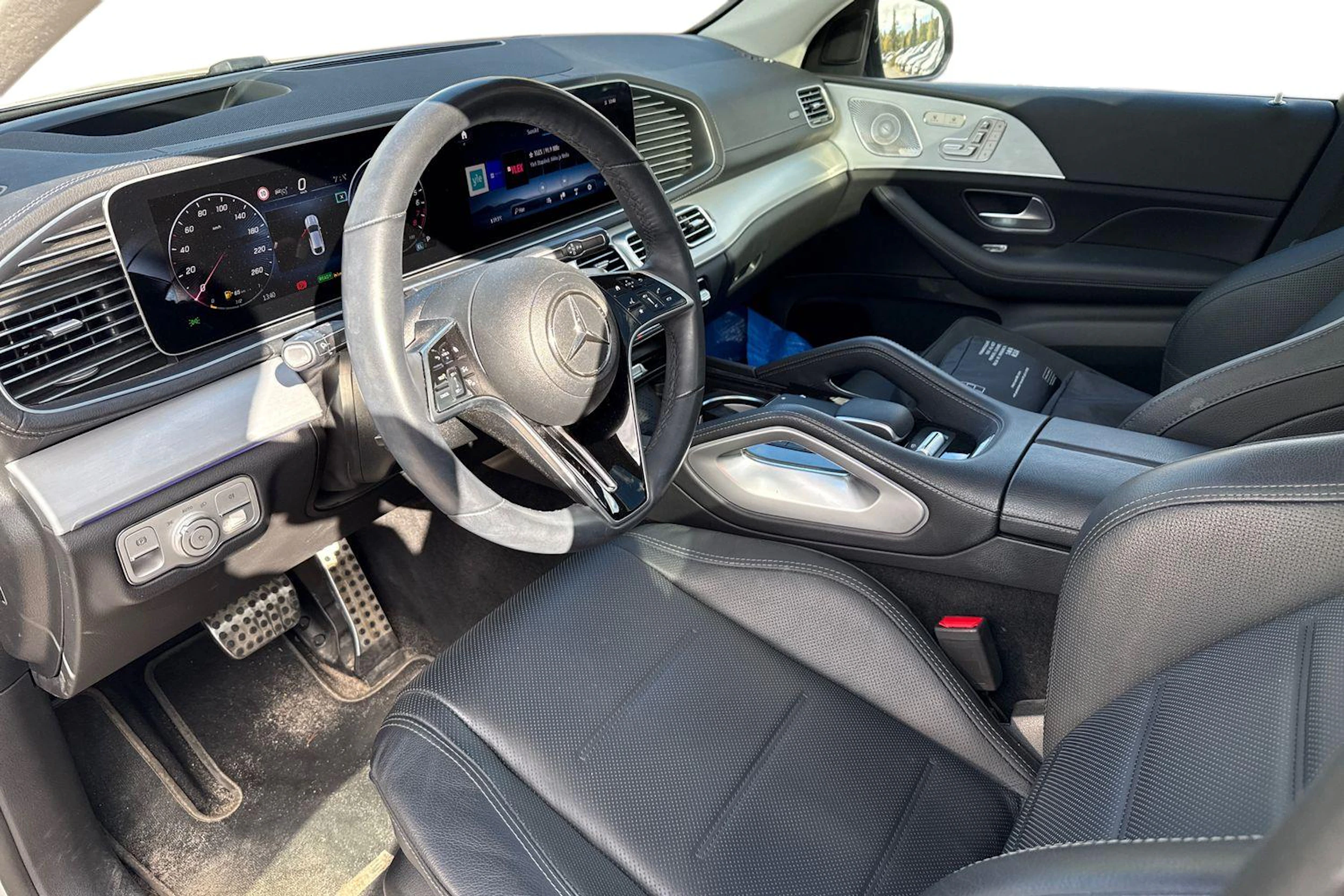 harmaa Mercedes-Benz GLE 2023 kuva 3.
