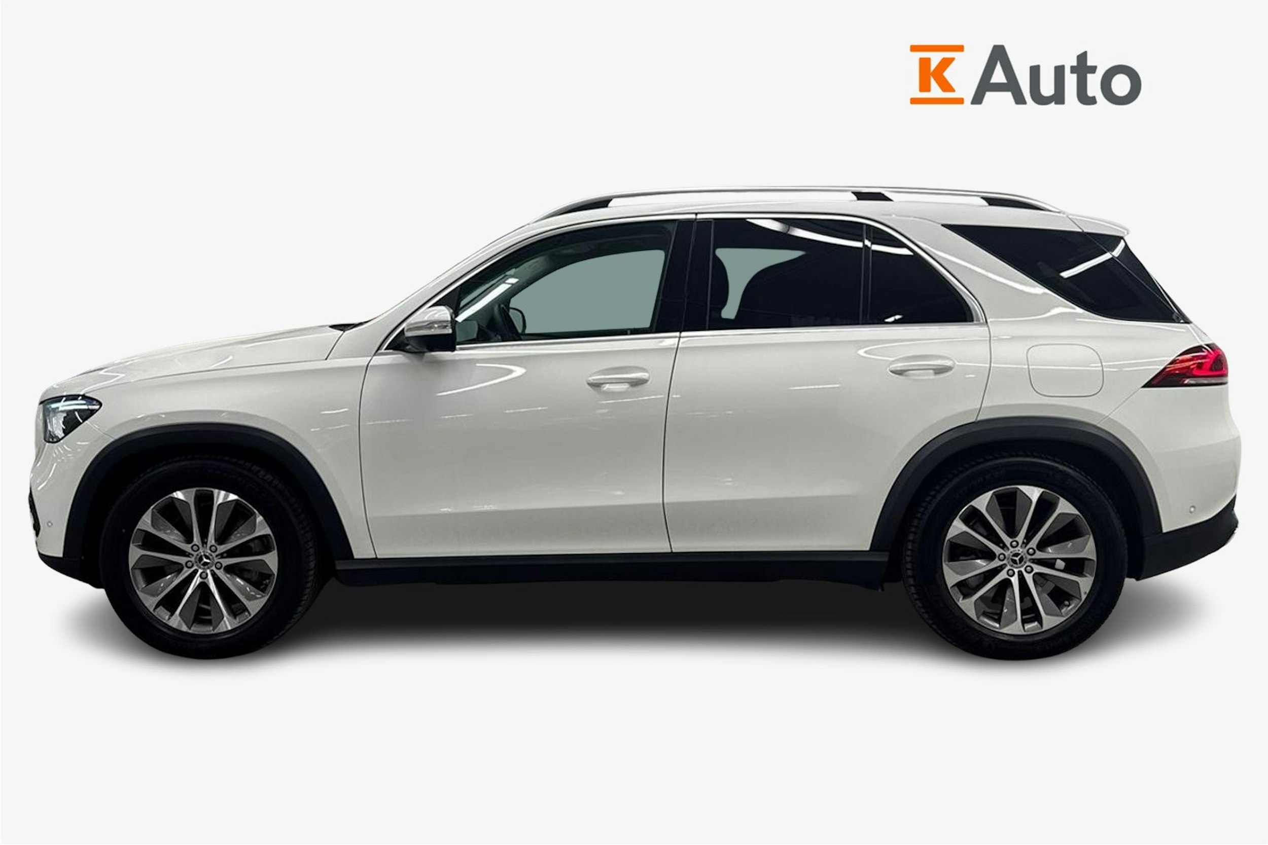 valkoinen Mercedes-Benz GLE 2023 kuva 5.