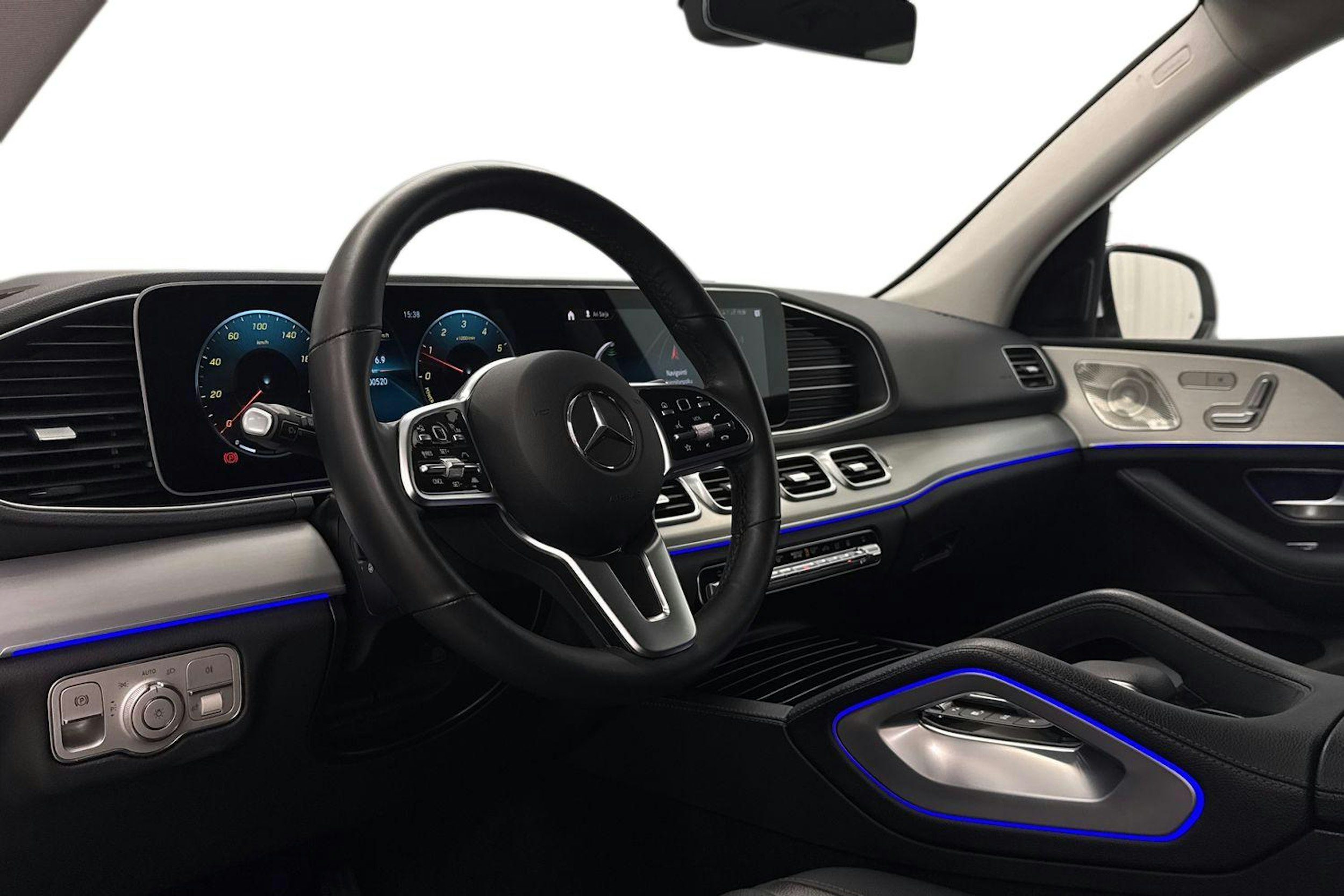 valkoinen Mercedes-Benz GLE 2023 kuva 6.