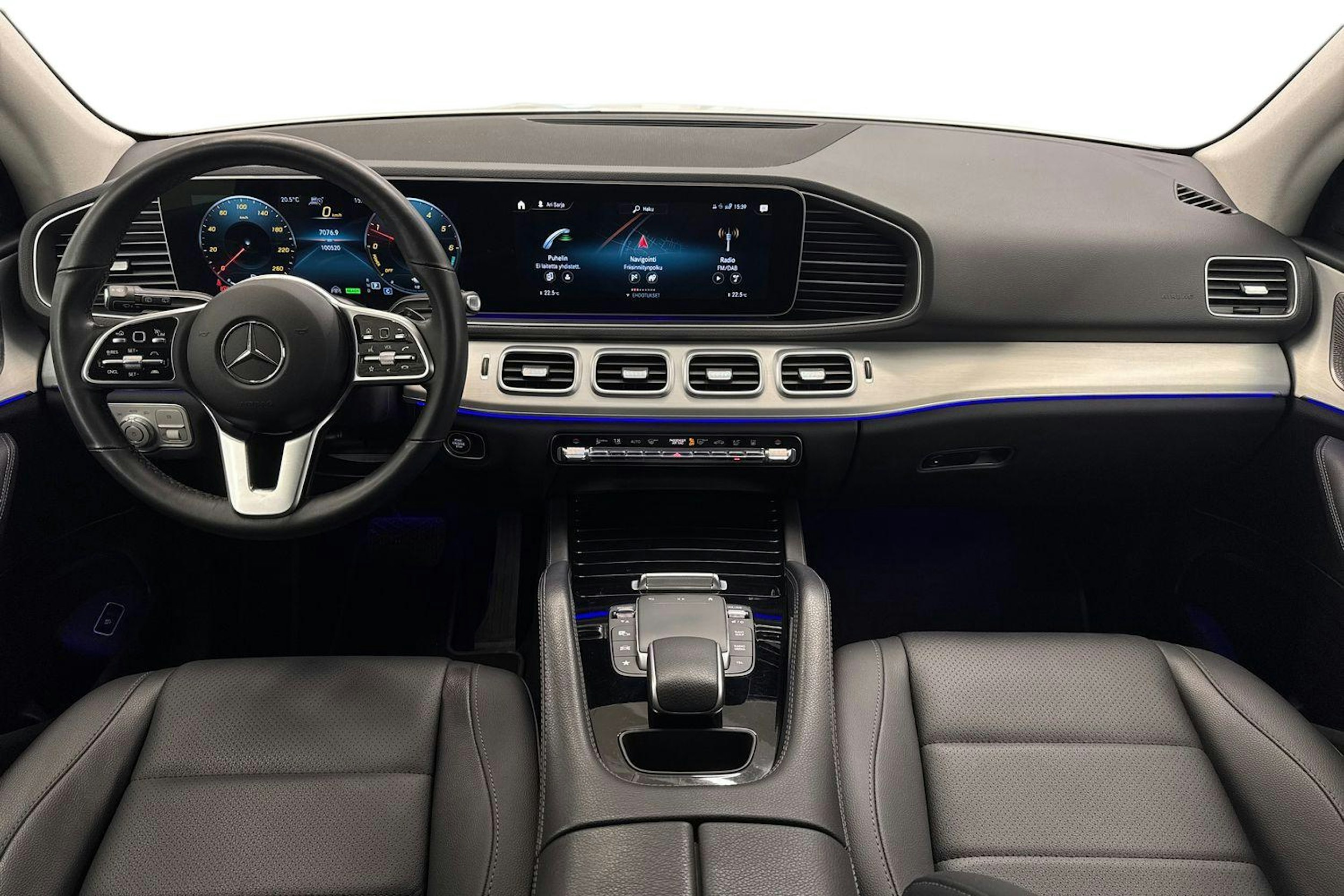 valkoinen Mercedes-Benz GLE 2023 kuva 7.