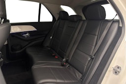valkoinen Mercedes-Benz GLE 2023 kuva 8.