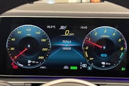 valkoinen Mercedes-Benz GLE 2023 kuva 14.