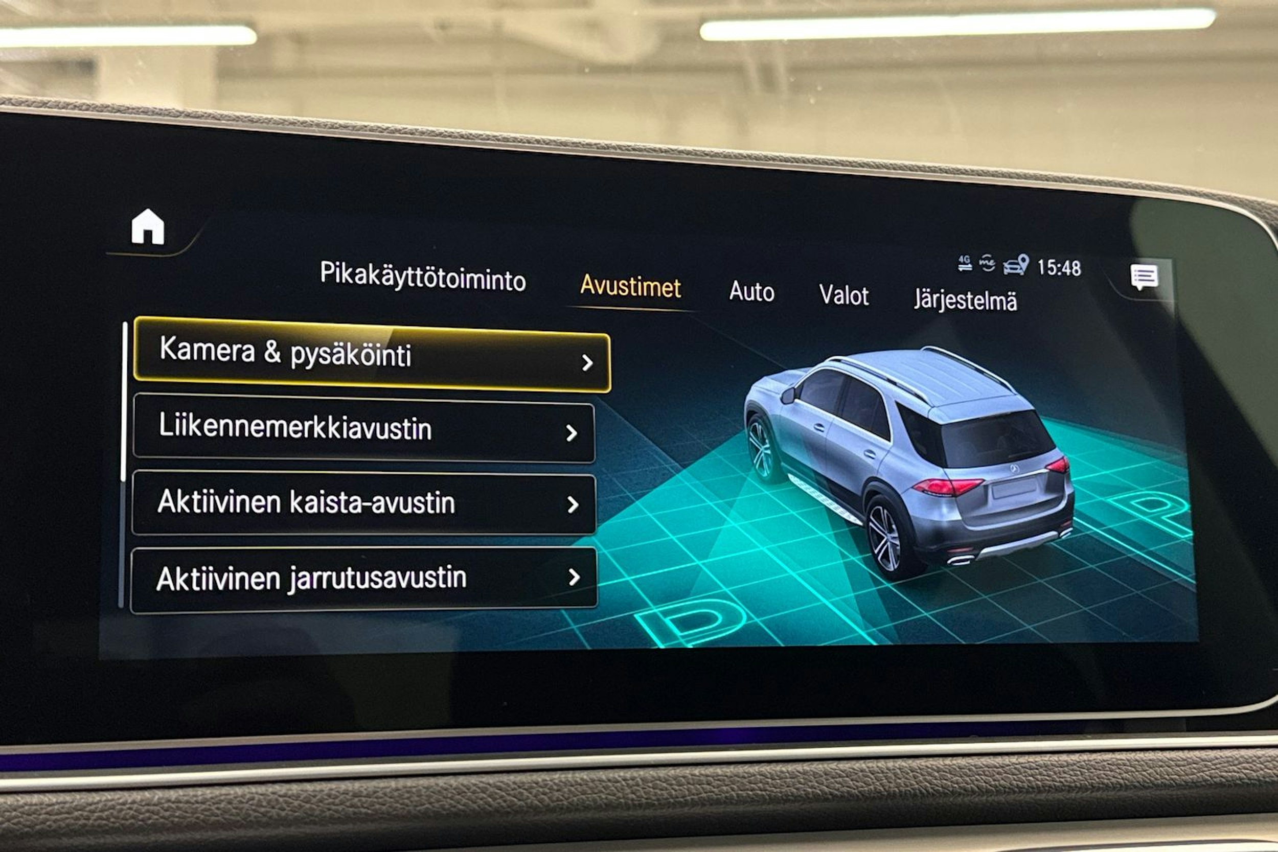 valkoinen Mercedes-Benz GLE 2023 kuva 27.