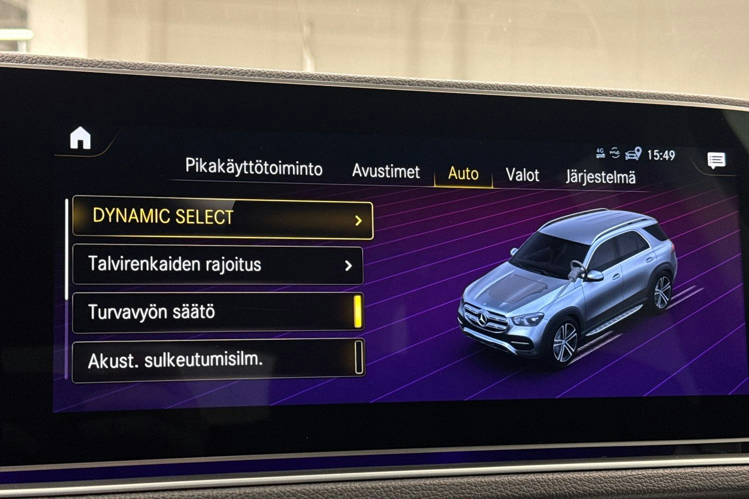 valkoinen Mercedes-Benz GLE 2023 kuva 29.