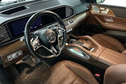 Musta Mercedes-Benz GLE 2023 kuva 3.