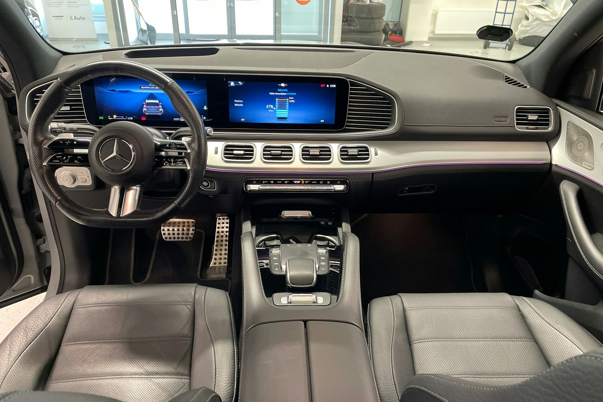 harmaa Mercedes-Benz GLE 2023 kuva 7.