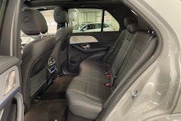 harmaa Mercedes-Benz GLE 2023 kuva 8.